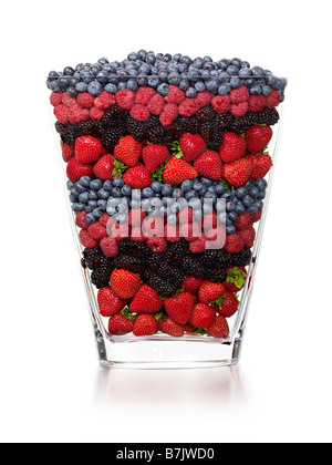 Vaso di vetro di miste di frutta rossa Foto Stock