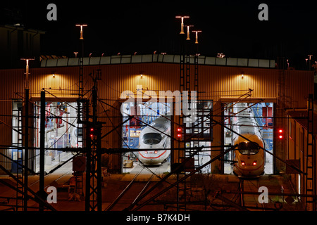 Il Ghiaccio di treni ad alta velocità, Deutsche Bahn, la manutenzione e la riparazione Foto Stock