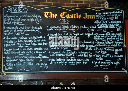 Scheda del menu in un East Sussex Pub Foto Stock