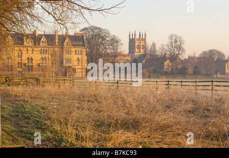 Edificio di prato e di Merton College Tower, Oxford Foto Stock