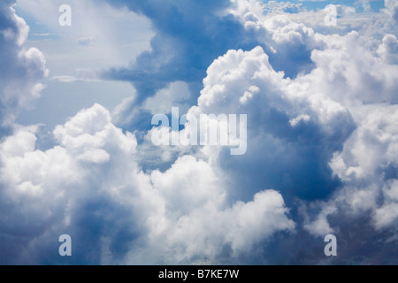 Cumulus nubi prese dagli aerei Foto Stock