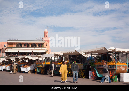 Marrakech marocco Nord Africa bancarelle di frutta in luogo piazza Djemma El Fna nella Medina Foto Stock
