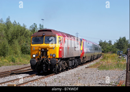 15 luglio 2006 vede Virgin Trains" 57303 Alan Tracey in carica della 1G12 Nuneaton Wolverhampton Foto Stock