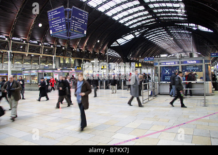 All'interno di terminal principale presso la stazione di Paddington a Londra Foto Stock