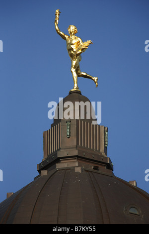 Golden Boy statua, Manitoba Legislative Building, Winnipeg, Manitoba, Canada Foto Stock