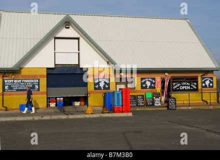 West Quay pesca pescivendolo Newhaven East Sussex Regno Unito Pescherie Pescheria negozi Foto Stock