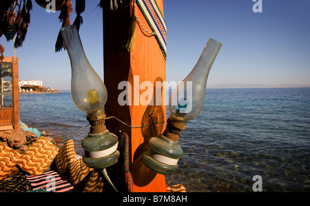 Due lanterne in un ristorante, Dahab, Egitto Foto Stock