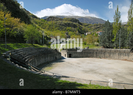 L' Anfiteatro romano di Ivrea, Susa, Piemonte, Italia. Foto Stock