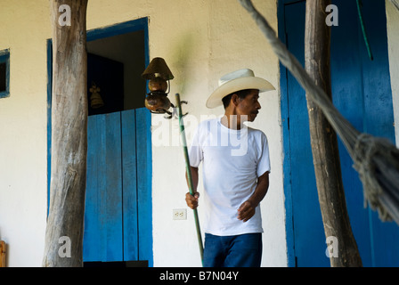 Honduras, Copan, Hacienda San Lucas. Membro del personale presso la Hacienda San Lucas Foto Stock