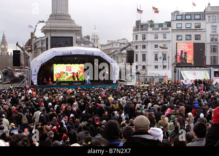 Prestazioni a Trafalgar Square durante il Capodanno cinese Londra 2009 Foto Stock