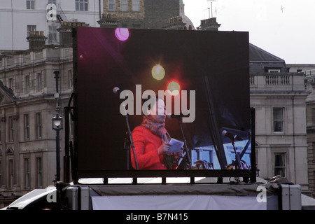 Gigantesco schermo VDU al Capodanno cinese Trafalgar Square Londra 2009 Foto Stock