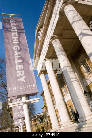 La Saatchi galleria d'arte contemporanea presso l'ex Duca di York del quartier generale, Kings Road, a Chelsea, Londra, Inghilterra. Regno Unito Foto Stock