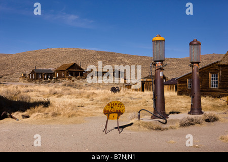 Pompe per gas in stato Bodie Parco storico Foto Stock