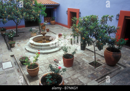 Cortile del Museo Casa de Juarez museo nella città di Oaxaca, Messico Foto Stock