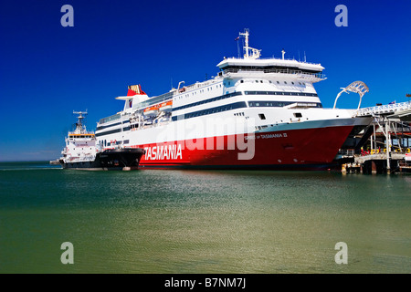 Trasporto e spedizioni / Lo spirito della Tasmania ormeggiato al molo della stazione,in Melbourne Victoria Australia. Foto Stock