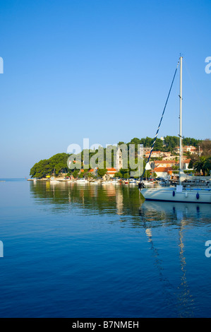 Viste sul porto della piccola pesca croato villaggio di Cavtat sul Mare Adriatico Foto Stock