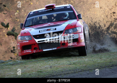 Rally Cars effettuando al Rally del Galles GB, 2008 Foto Stock