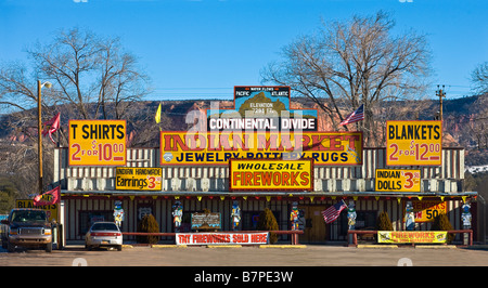 Un indiano, o nativo americano, trading post presso il Continental Divide in Nuovo Messico, STATI UNITI D'AMERICA Foto Stock