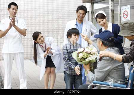 Dimissione dall'ospedale Foto Stock