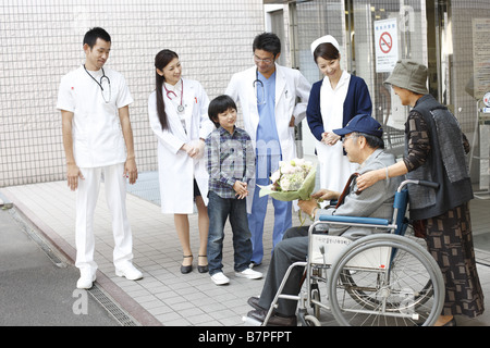 Dimissione dall'ospedale Foto Stock