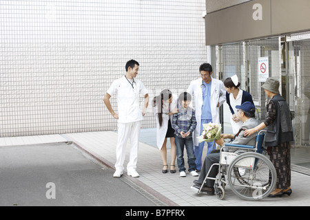 Dimissione dall'ospedale Foto Stock