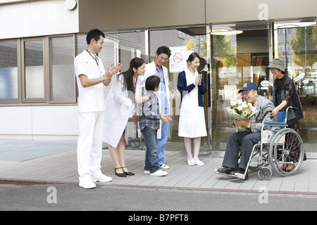 Dimissione dall'ospedale Foto Stock