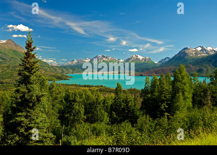 Lago Skilak nel Kenai National Wildlife Refuge con le Kenai Mountains sullo sfondo di centromeridionale Alaska Foto Stock