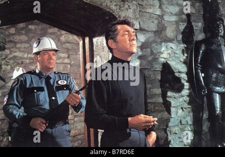 Bien joue, matt helm assassini' Fila Anno: 1966 USA Dean Martin USA : 1966 Direttore : Henry Levin Foto Stock