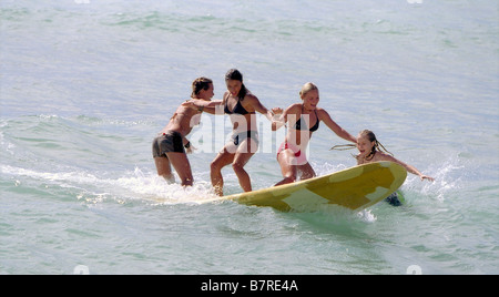 Blue Crush Anno: 2002 STATI UNITI / Germania Sanoe Lake, Michelle Rodriguez, Kate Bosworth, Mika Boorem Direttore: John Stockwell Foto Stock