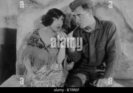 La Grande sfilata Anno: 1925 USA Direttore: King Vidor John Gilbert, Renée Adorée Foto Stock