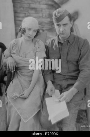 La Grande sfilata Anno: 1925 USA Direttore: King Vidor John Gilbert, Renée Adorée Foto Stock