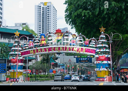 Natale Xmas Singapore Orchard road la gente moderna moda centro commerciale luxury shop store Negozi i Negozi Foto Stock