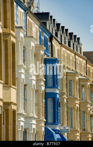 Case a schiera fronte mare su Victoria Terrace Aberystwyth Wales Foto Stock