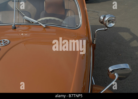 1964 Volkswagen maggiolino parcheggio a Jakarta annuale Mostra Volkswagen Foto Stock