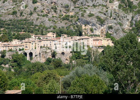 Moustiers Ste Marie nel Parco naturale regionale del Verdon Provence Francia Foto Stock