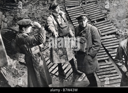 Re e Paese Anno: 1964 - UK Dirk Bogarde, James Villiers, Peter Copley Direttore: Joseph Losey Foto Stock