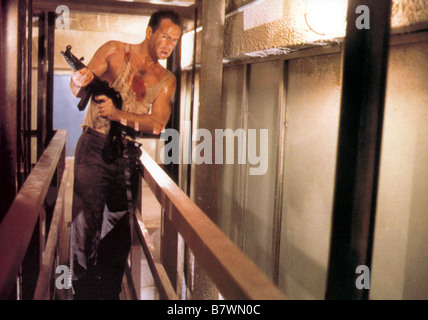 Die Hard Anno: 1988 USA Direttore: John McTiernan Bruce Willis Foto Stock