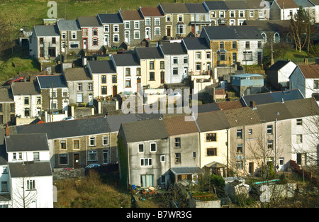 Gallese alloggiamento terrazzati a Abergwynfi nel Afan Valley Galles Foto Stock