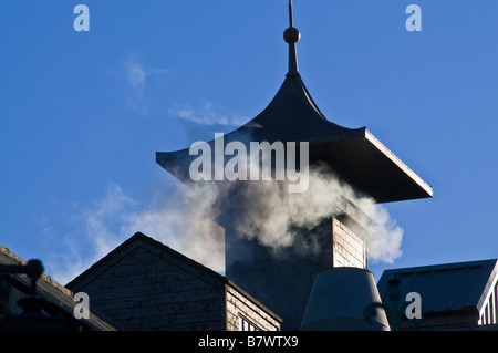 Dh KIRKWALL ORKNEY Orkney highland park fumatori Camino i whisky di malto Foto Stock