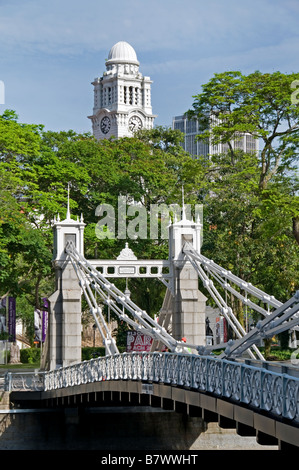 Anderson Bridge sul fiume Singapore quartiere coloniale Raffles Landing Site clock tower Foto Stock