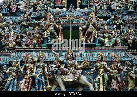 Le figure in Sri Veeramakaliamman tempio in Little India, Singapore Foto Stock