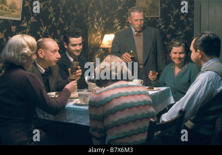 Vera Drake Vera Drake Anno: 2004 - REGNO UNITO Daniel Mays, Philip Davis, Imelda Staunton Direttore: Mike Leigh Foto Stock