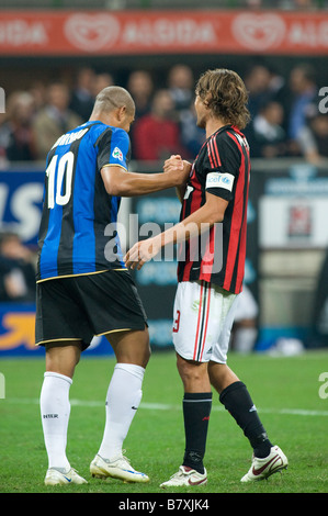 Adriano Inter Paolo Maldini Milano il 28 settembre 2008 il calcio italiano di Serie A Una partita tra AC Milan e Inter Milan presso lo stadio San Siro di Milano Italia Foto di Enrico Calderoni AFLO SPORT 0391 Foto Stock