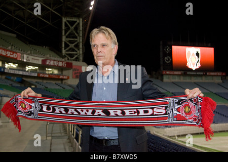 Volker Finke rossi 16 dicembre 2008 Football Urawa Red Daiamonds nuovo allenatore Volker Finke assiste ad una conferenza stampa a Saitama Stadium di Saitama Giappone Foto di AFLO 2325 Foto Stock