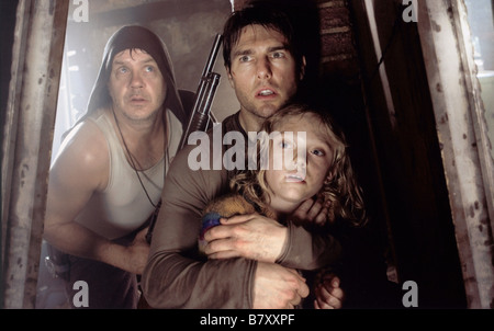 La guerra dei mondi Anno: 2005 USA Tim Robbins, Tom Cruise et Dakota Fanning Direttore: Steven Spielberg Foto Stock