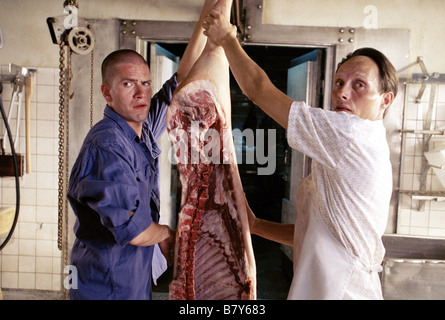 Les bouchers verts De gronne slagtere Anno: 2003 - Danimarca Kikolaj giacciono Kaas, Mads Mikkelsen Direttore: Anders Thomas Jensen Dan 2003 Foto Stock