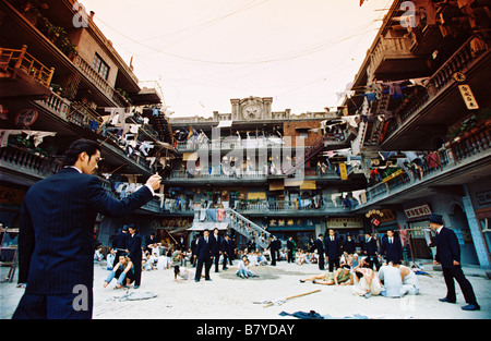 Gong fu del Kung Fu Hustle Anno: 2004 - Chine Hong Kong Danny Chan Kwok Kwan Direttore: Stephen Chow Foto Stock