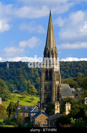 Vista del villaggio di Edensor vicino a Bakewell nel Derbyshire Peak District Inghilterra REGNO UNITO Foto Stock