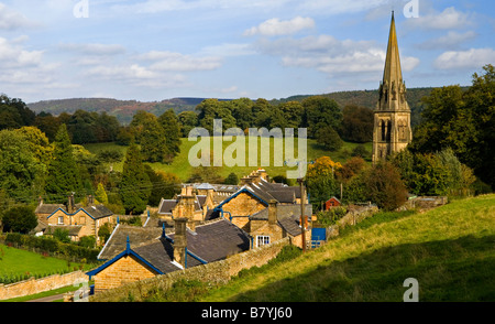 Vista del villaggio di Edensor vicino a Bakewell nel Derbyshire Peak District Inghilterra REGNO UNITO Foto Stock