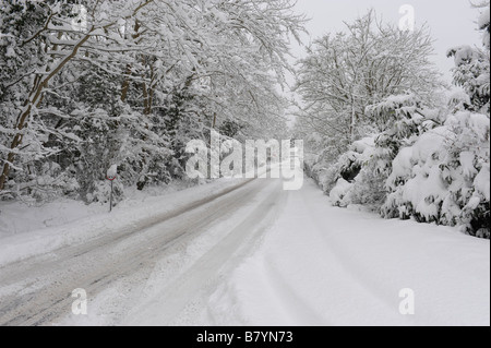 La nevicata in un paese di lingua inglese lane Foto Stock